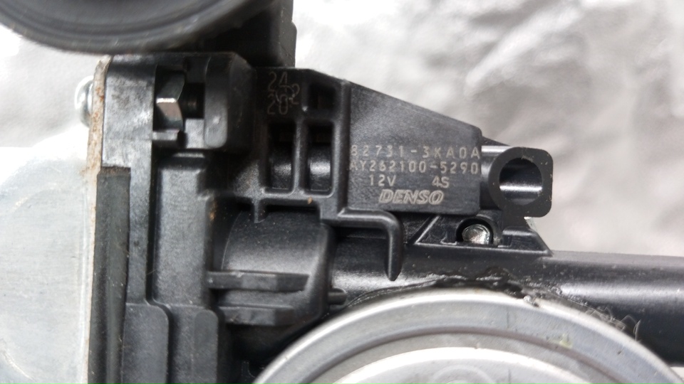 Стеклоподъемник электр. задний левый