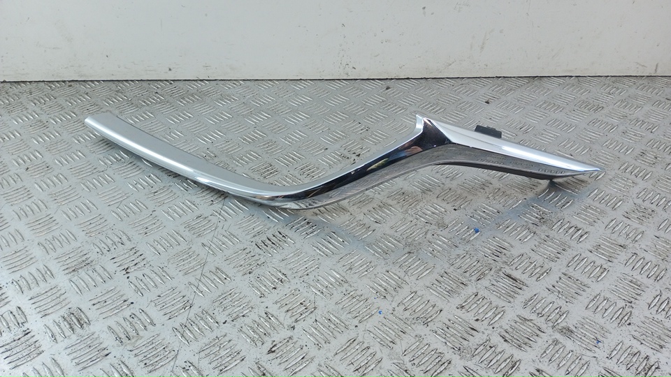 Накладка на решетку радиатора