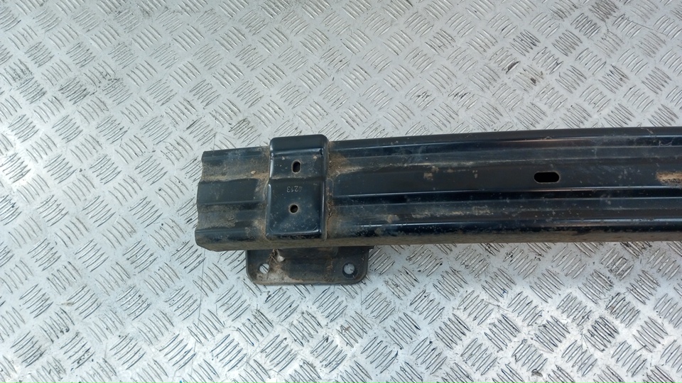 Усилитель заднего бампера