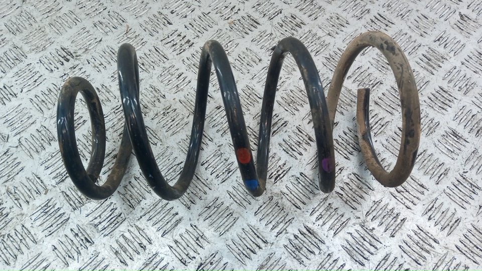 Пружина передняя