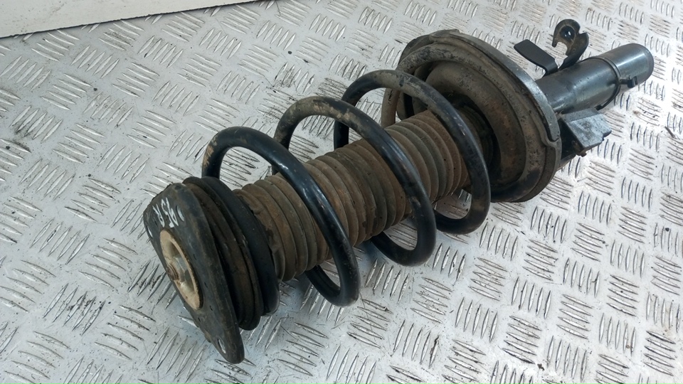 Пружина передняя