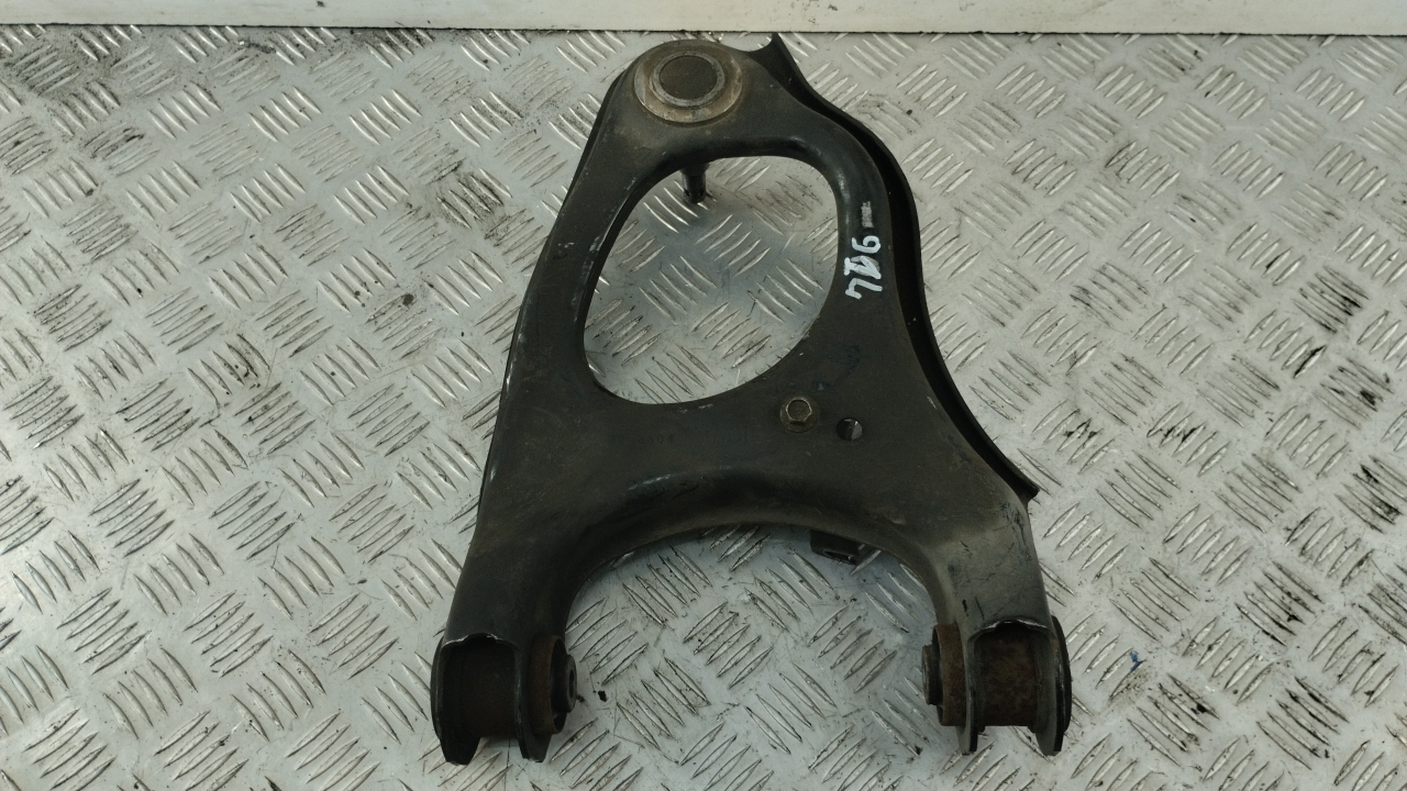 Рычаг задний верхний левый