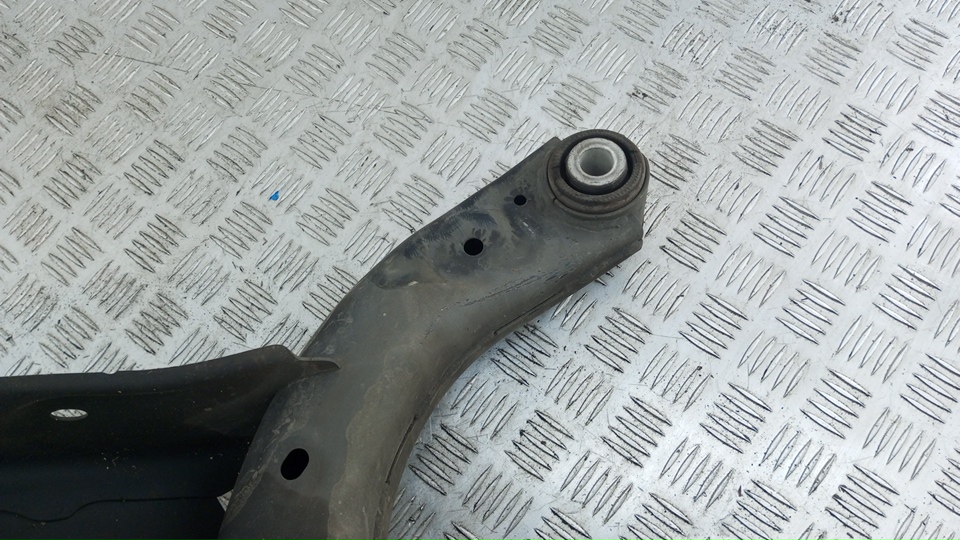 Балка задняя