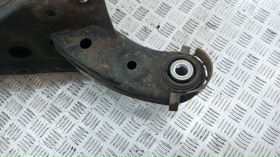 Балка задняя