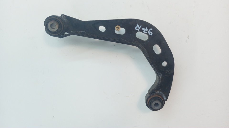 Рычаг задний верхний правый