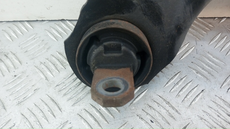 Рычаг задний продольный правый