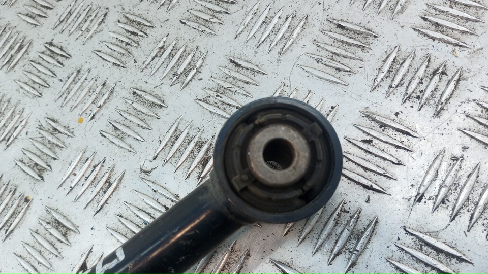 Тяга задняя поперечная левая