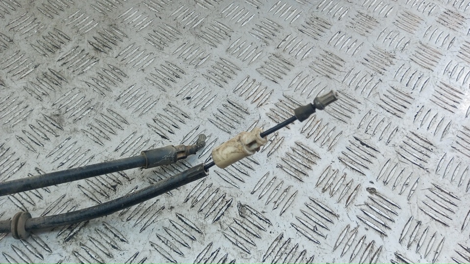 Трос стояночного тормоза