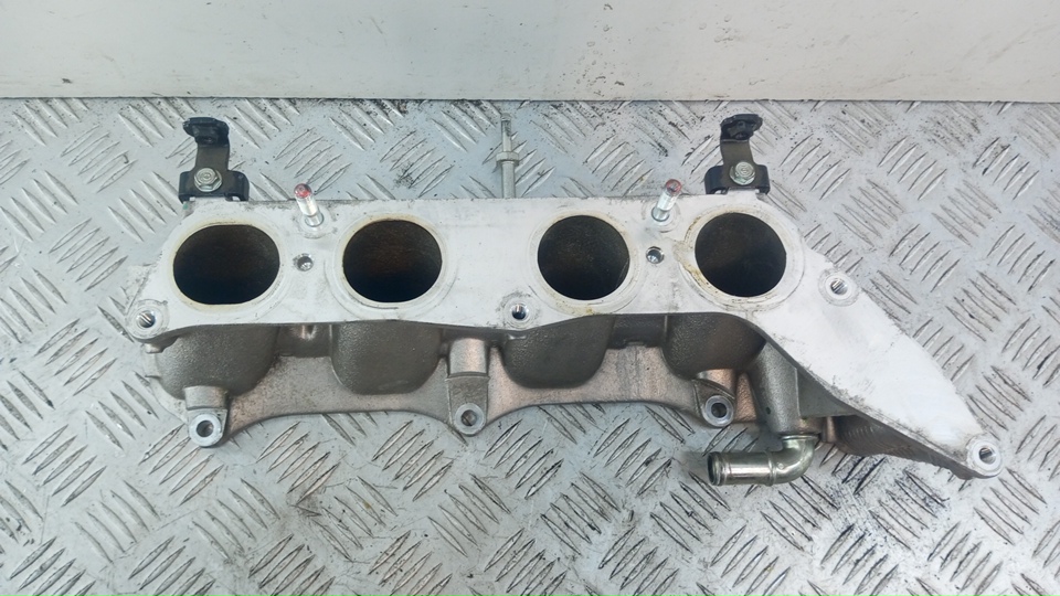 Коллектор впускной