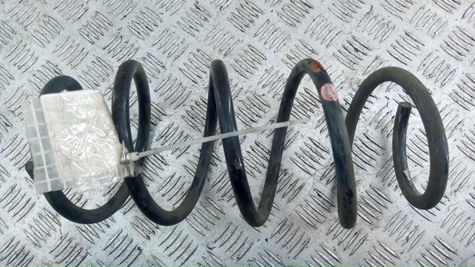 Пружина передняя