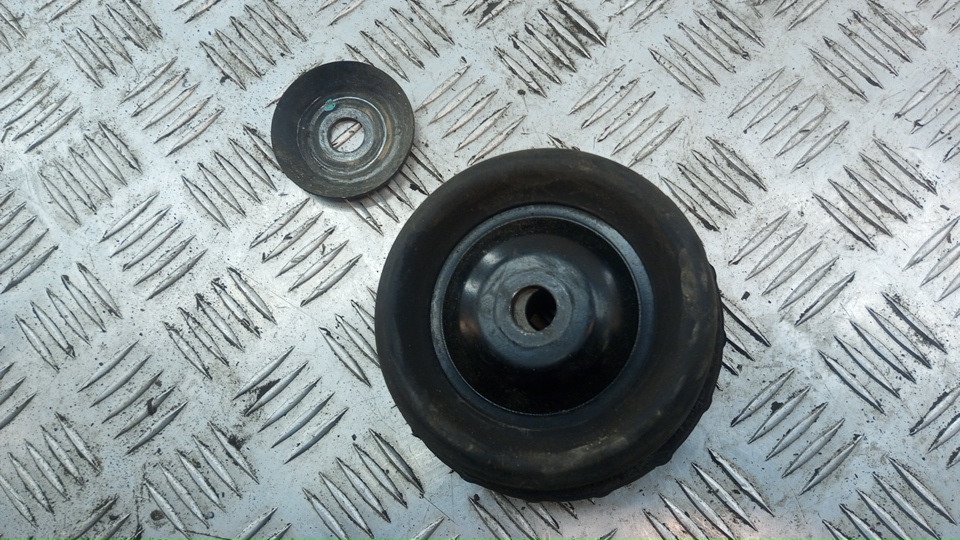 Опора переднего амортизатора