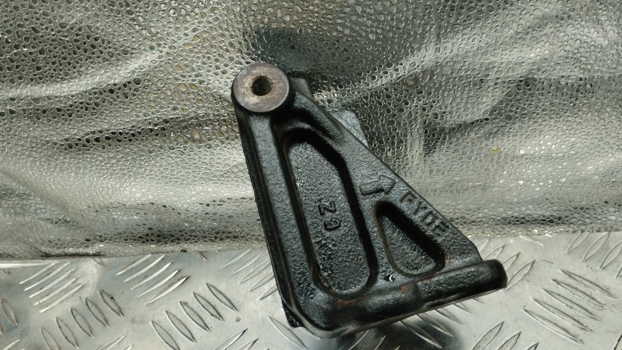 Кронштейн двигателя задний