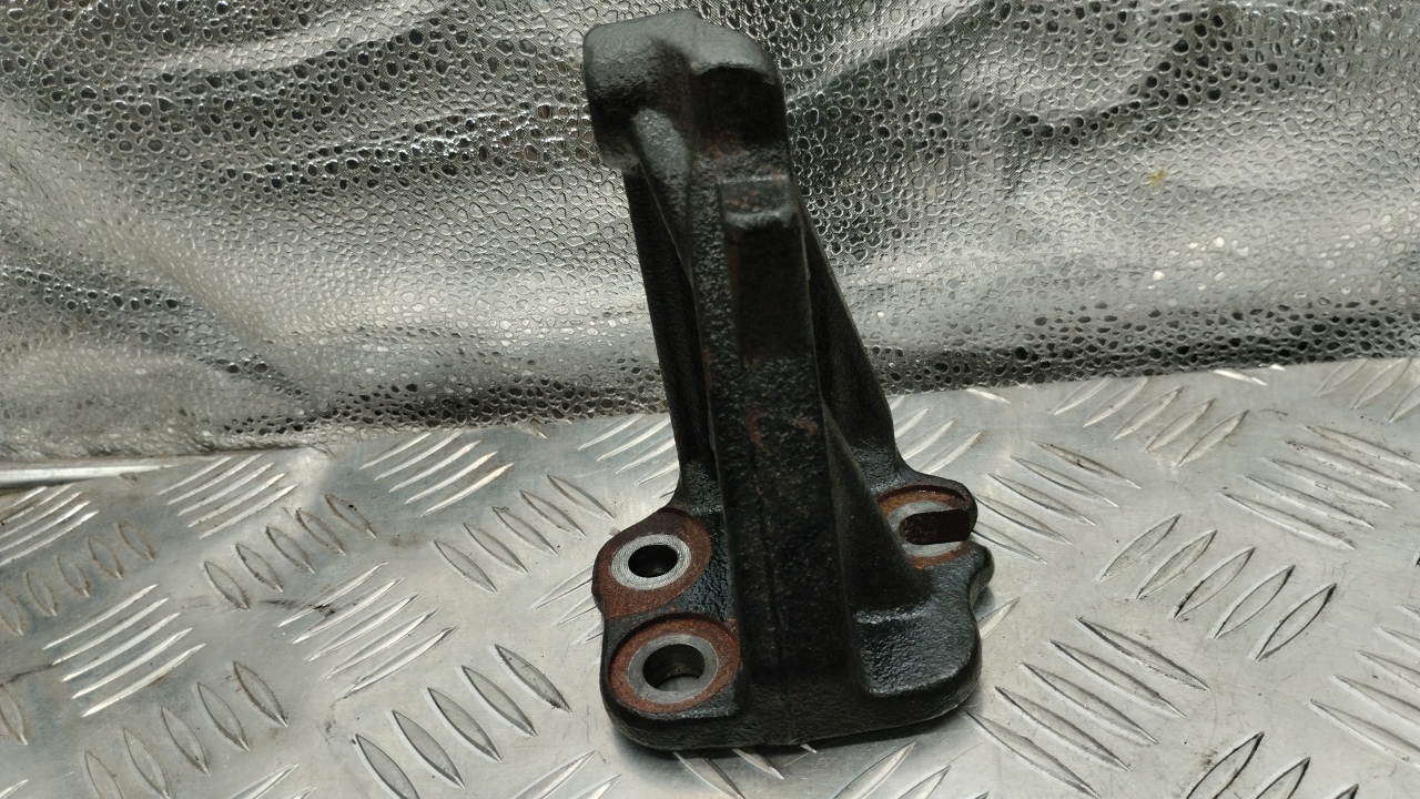 Кронштейн двигателя задний