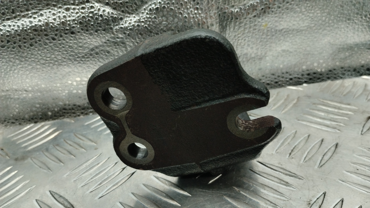 Кронштейн двигателя задний