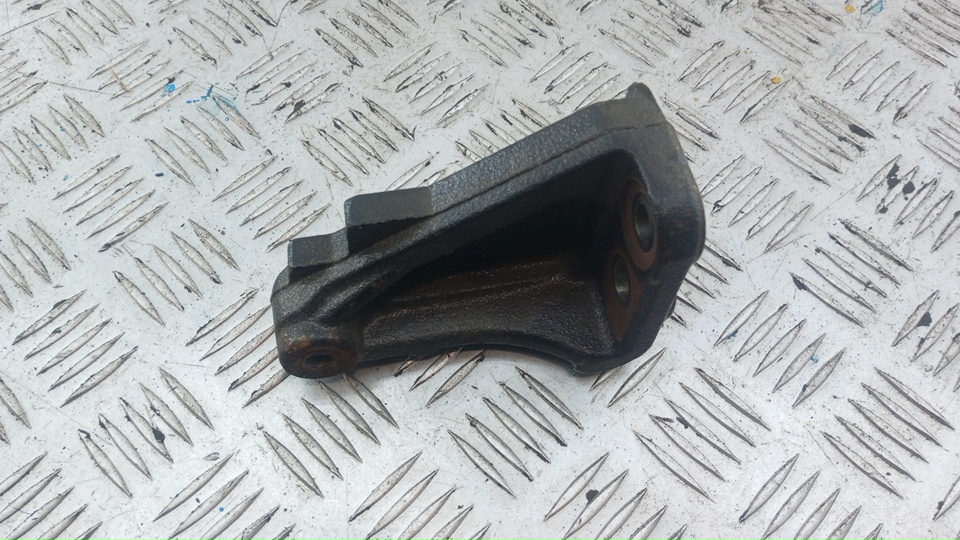 Кронштейн двигателя задний