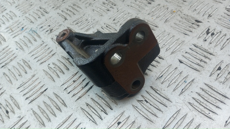 Кронштейн двигателя задний