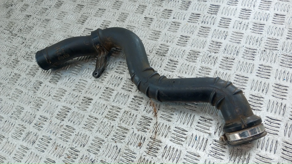 Патрубок интеркулера