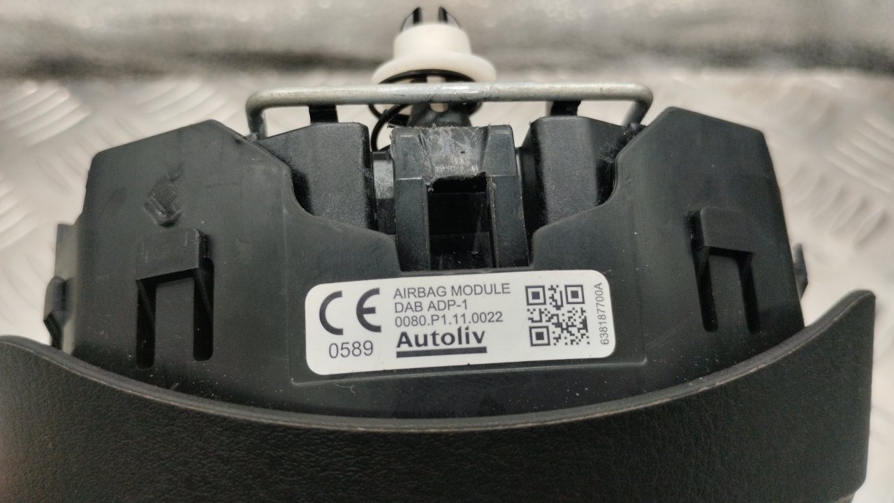 Подушка безопасности в рулевое колесо