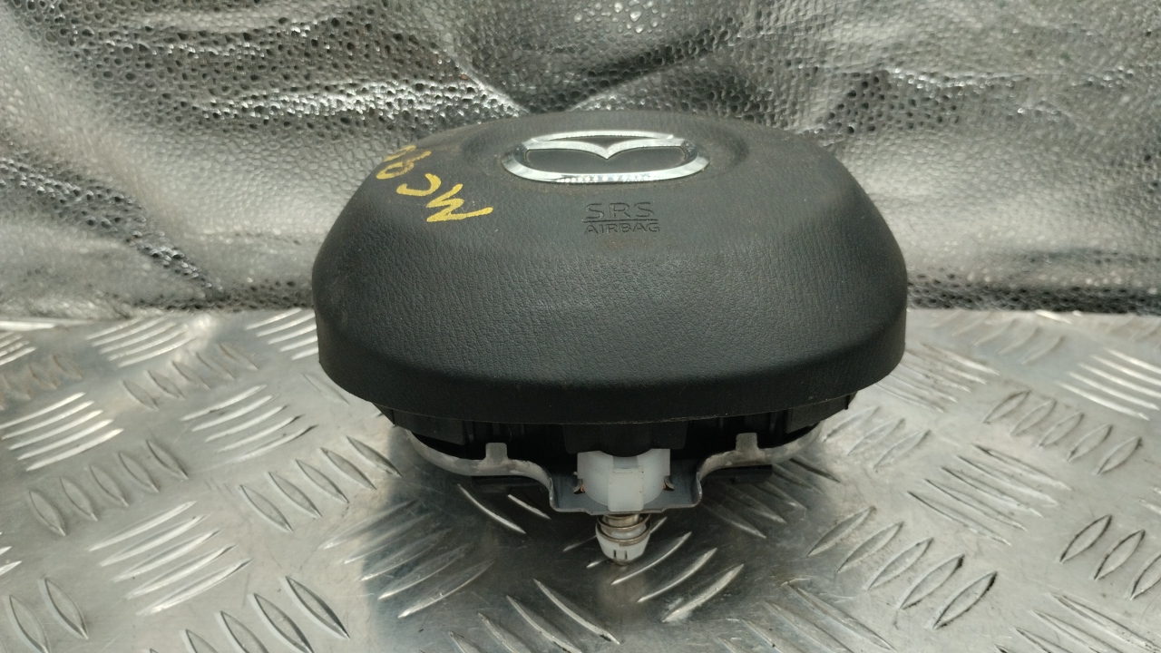 Подушка безопасности в рулевое колесо