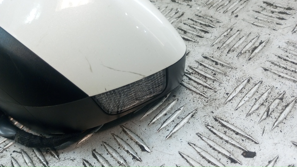 Зеркало левое электрическое