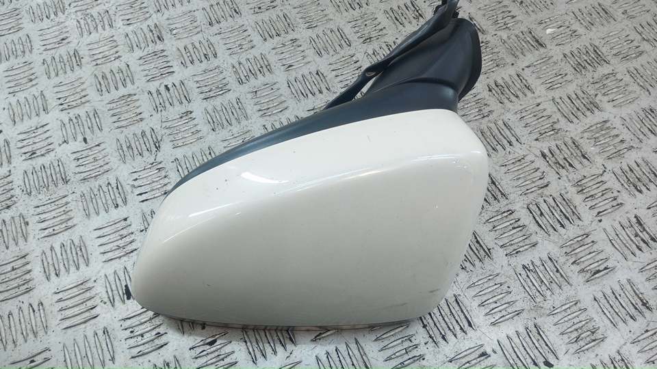 Зеркало левое электрическое