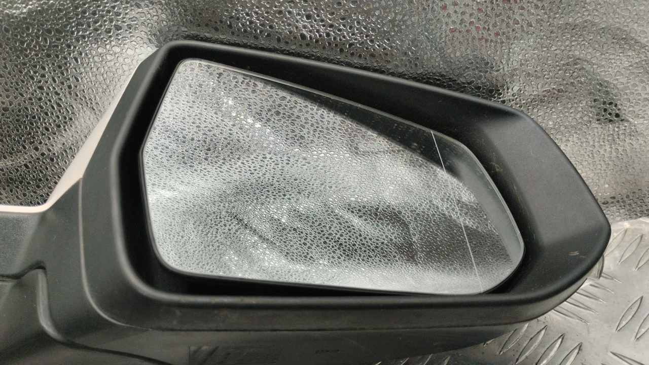 Зеркало правое электрическое