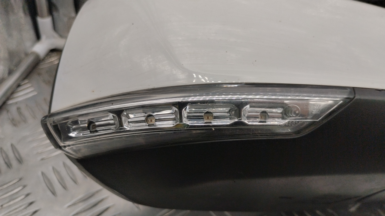 Зеркало правое электрическое