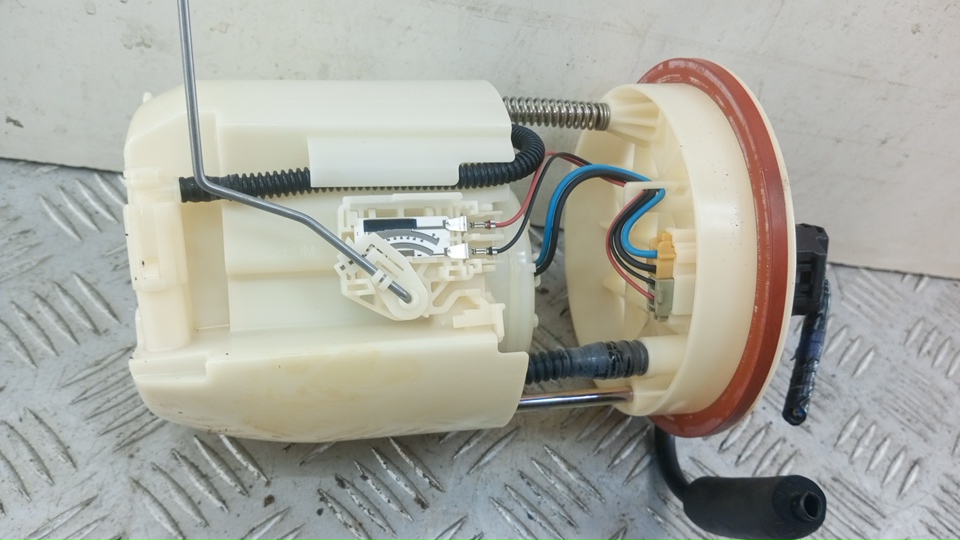 Насос топливный электрический