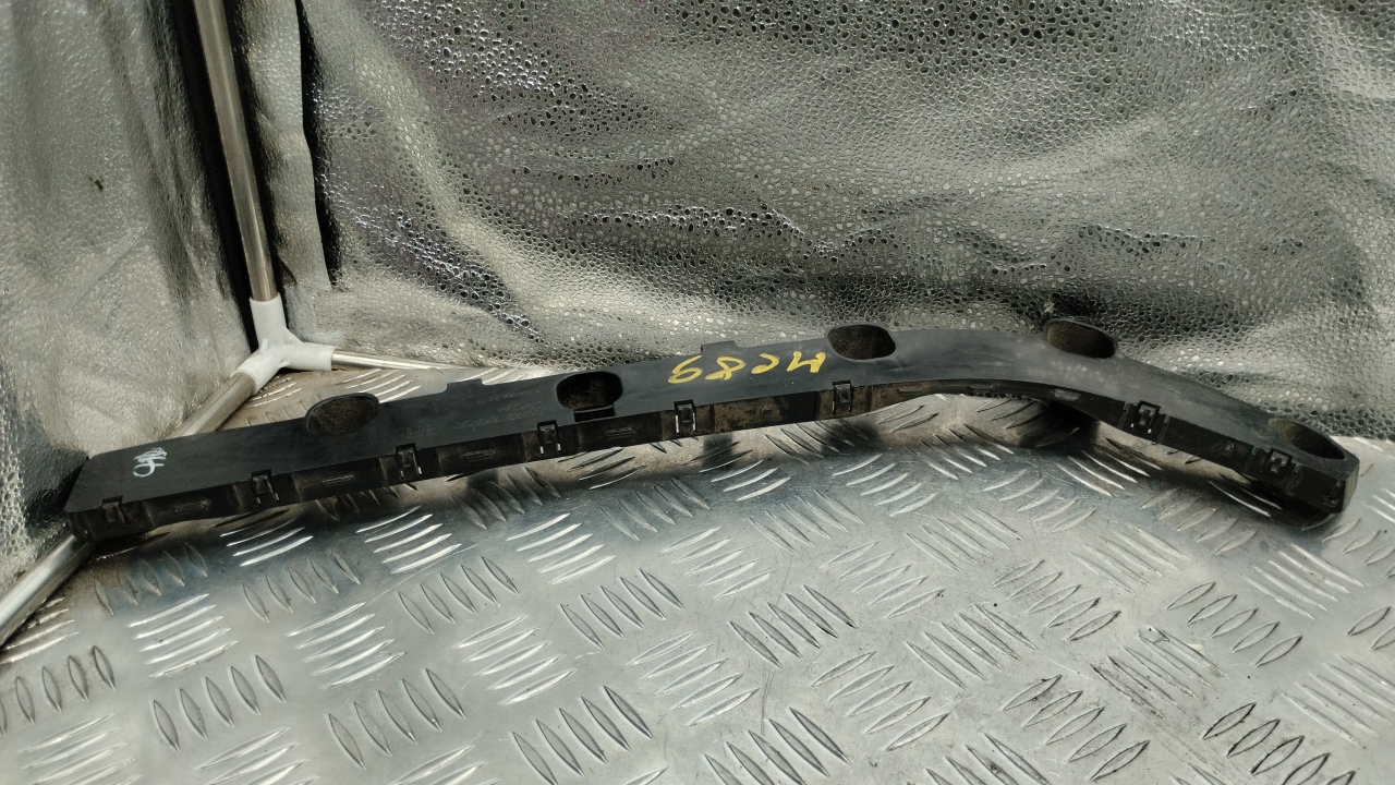 Кронштейн заднего бампера правый