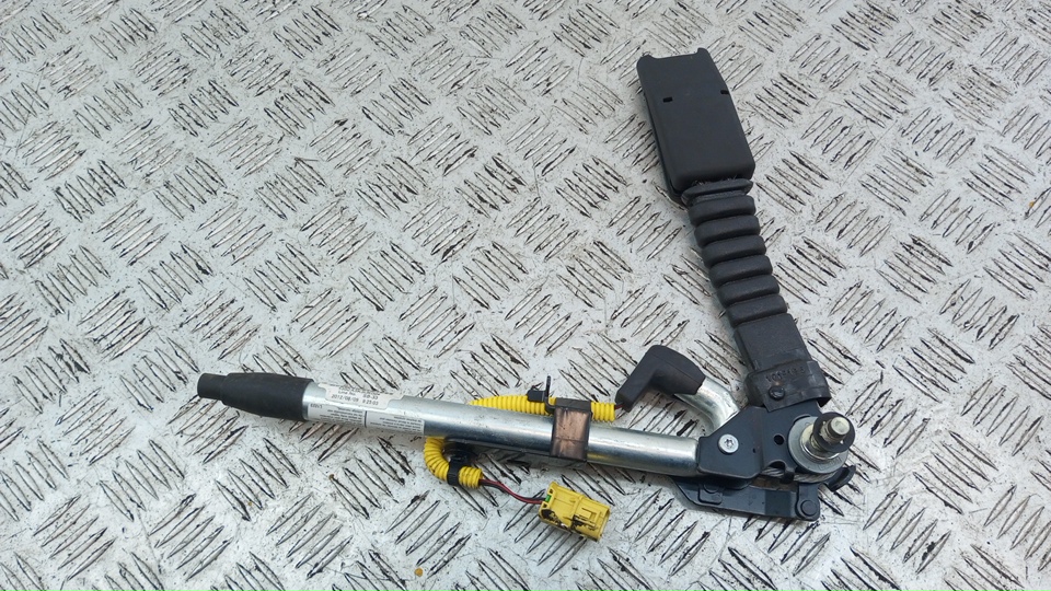 Ответная часть ремня безопасности