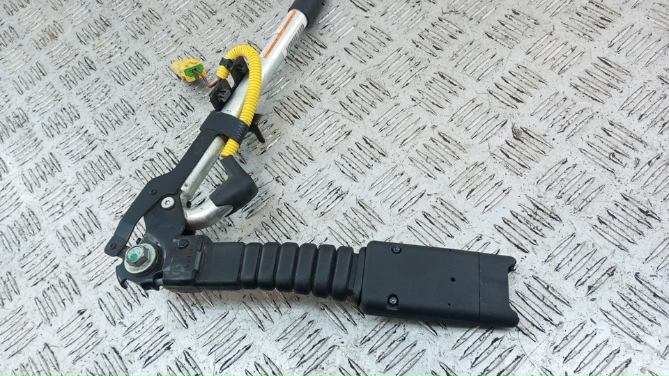 Ответная часть ремня безопасности