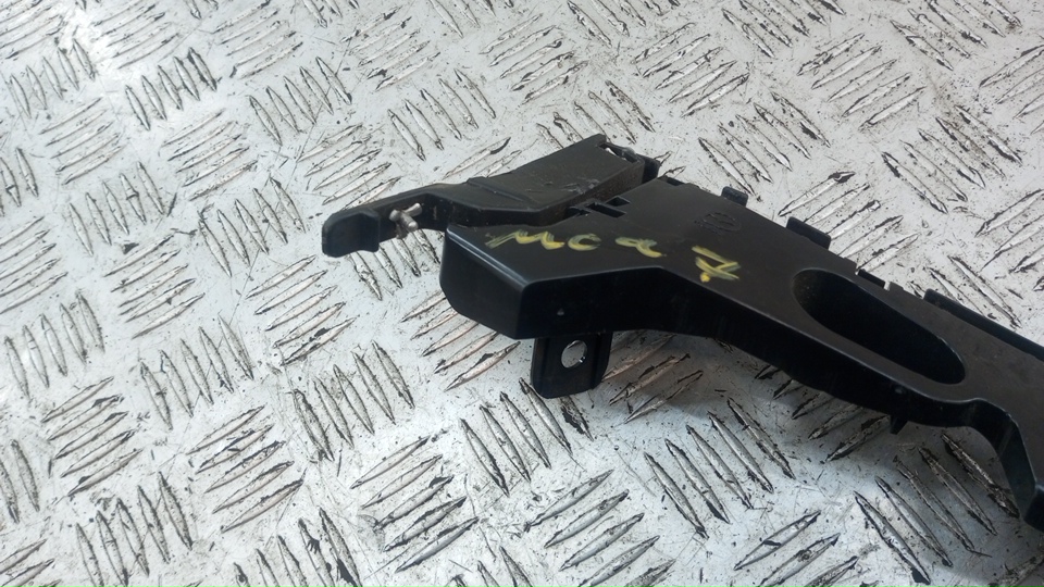 Кронштейн заднего бампера левый