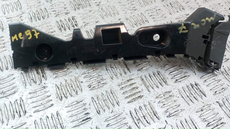 Кронштейн заднего бампера левый