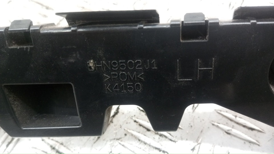 Кронштейн заднего бампера левый