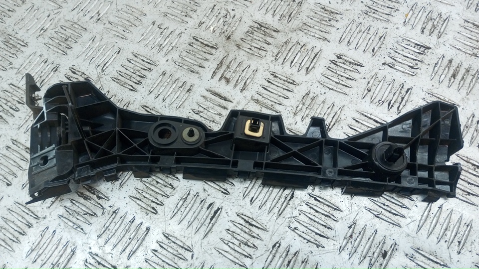 Кронштейн заднего бампера левый