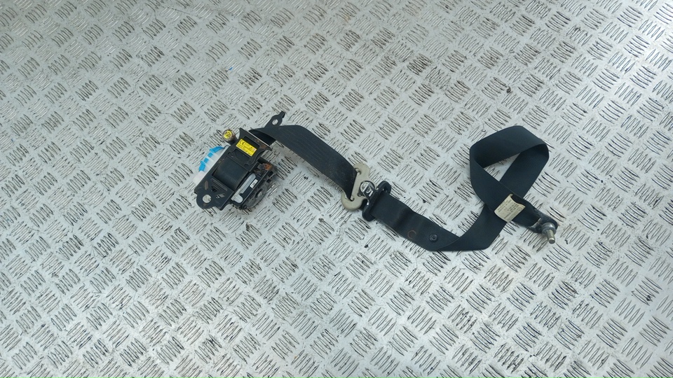 Ремень безопасности с пиропатроном