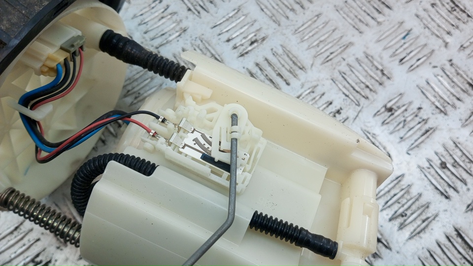 Насос топливный электрический