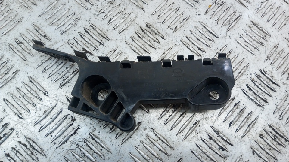 Кронштейн переднего бампера правый