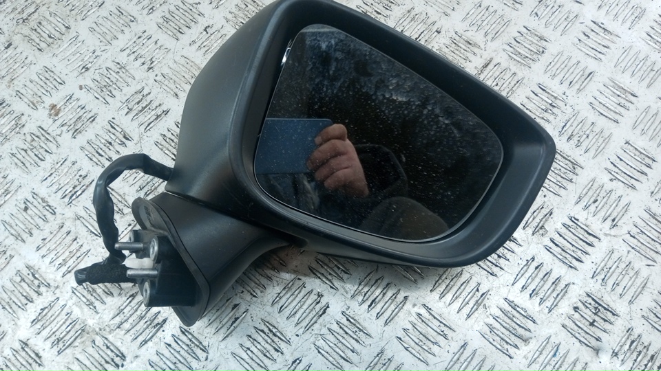 Зеркало правое электрическое