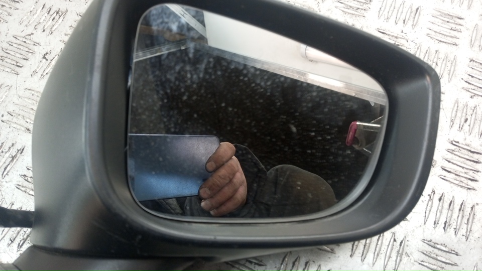 Зеркало правое электрическое