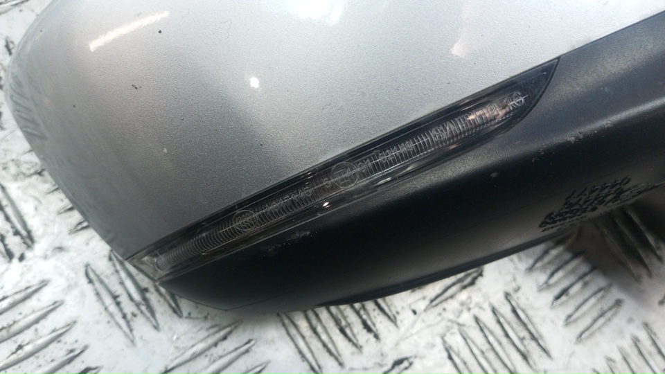 Зеркало правое электрическое