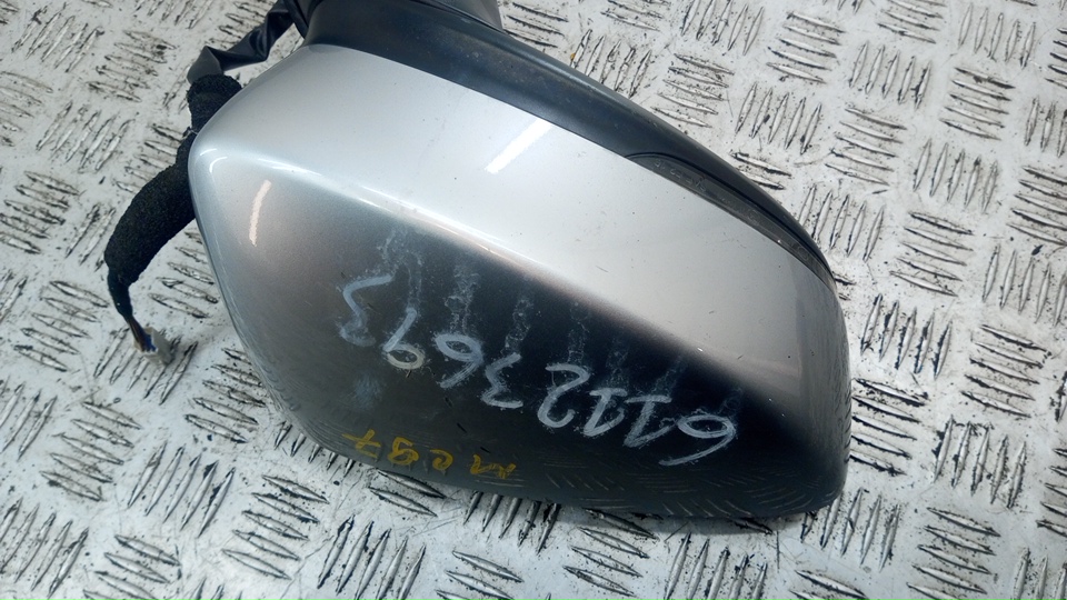 Зеркало правое электрическое