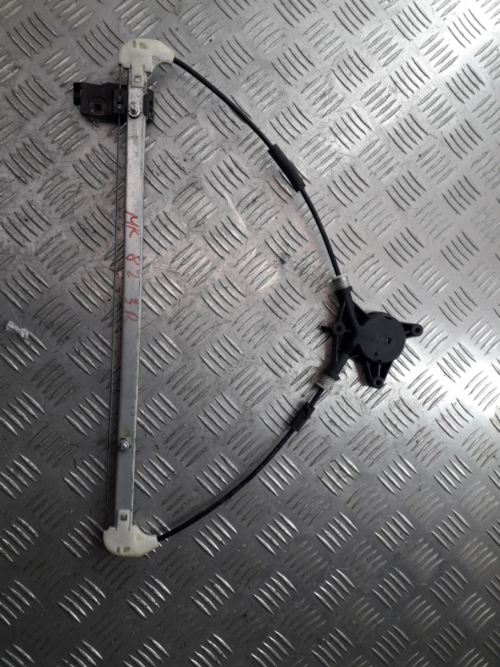 Стеклоподъемник электр. задний правый