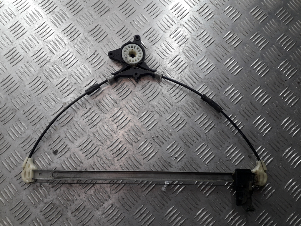 Стеклоподъемник электр. задний правый