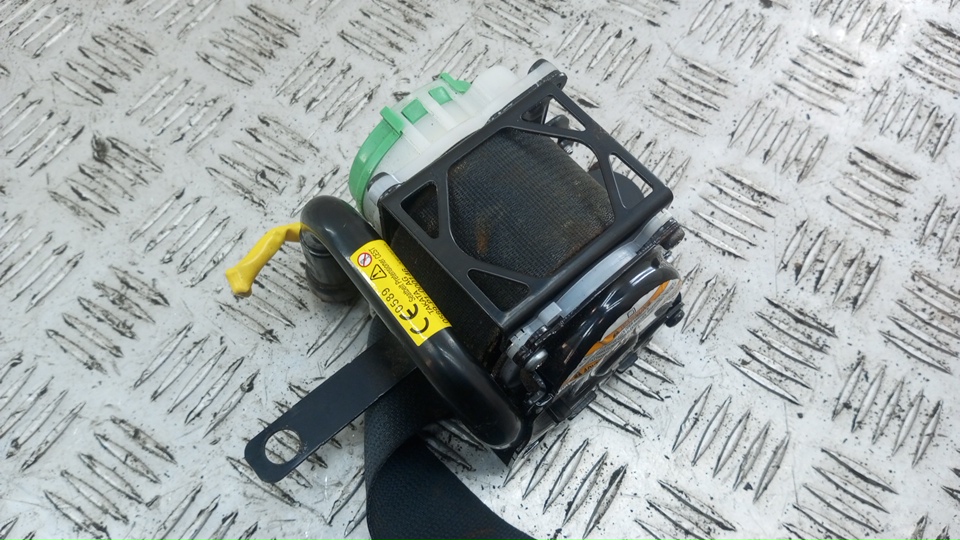 Ремень безопасности с пиропатроном