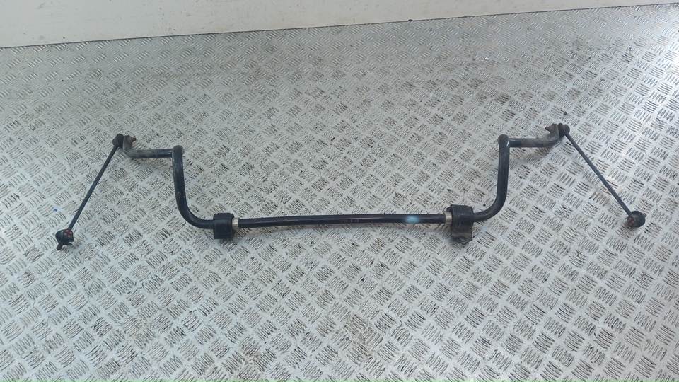 Стабилизатор передний