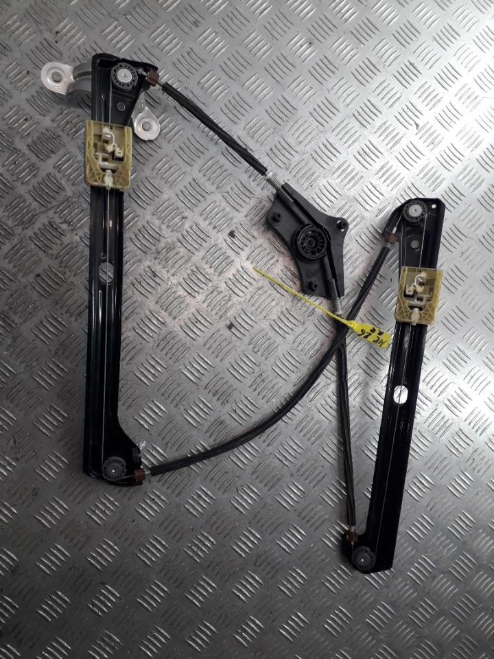 Стеклоподъемник электр. передний правый