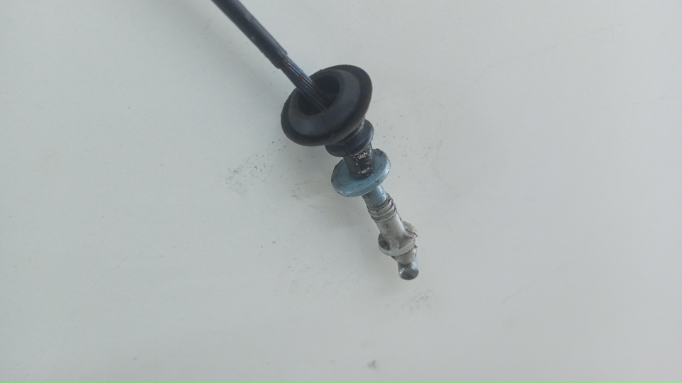 Трос открывания капота