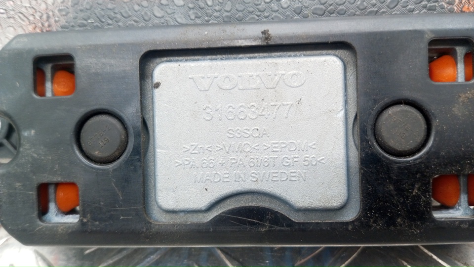 Противовес двери багажника