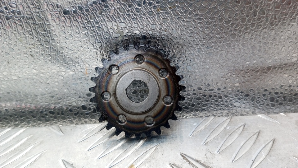 Шестерня привода масляного насоса